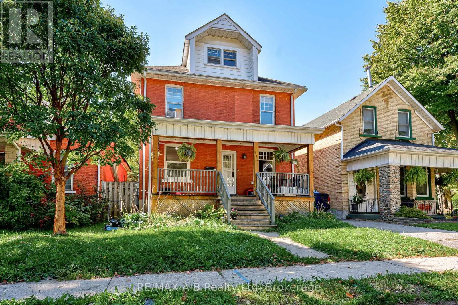 512 DOWNIE STREET