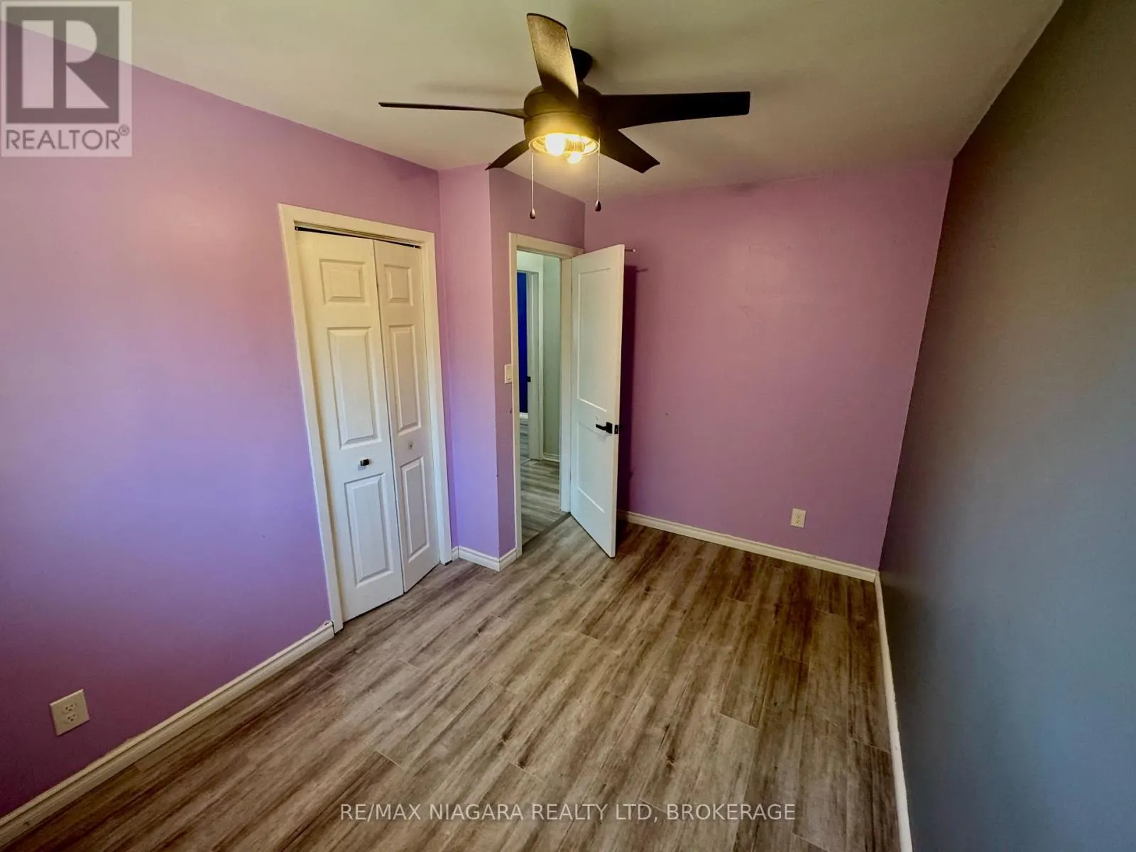 8 LAKEHURST DRIVE