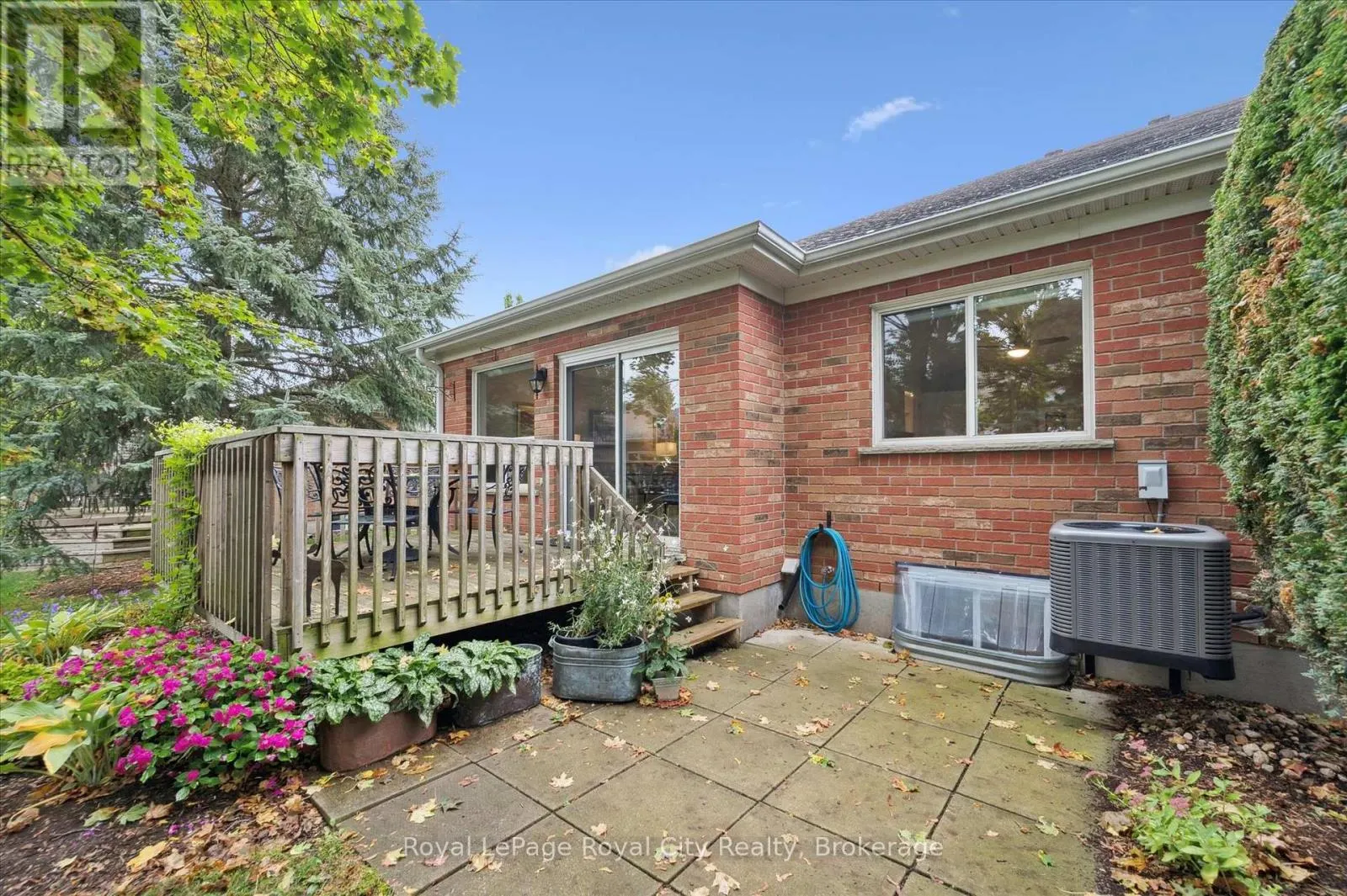 11 MAGNOLIA LANE