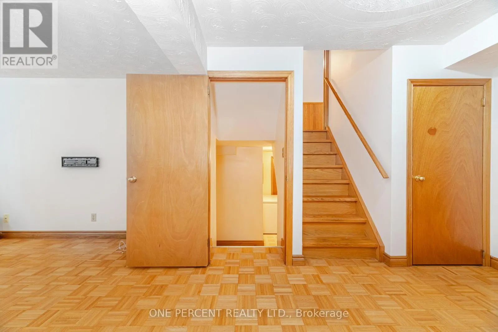 93 OLD CHICOPEE DRIVE