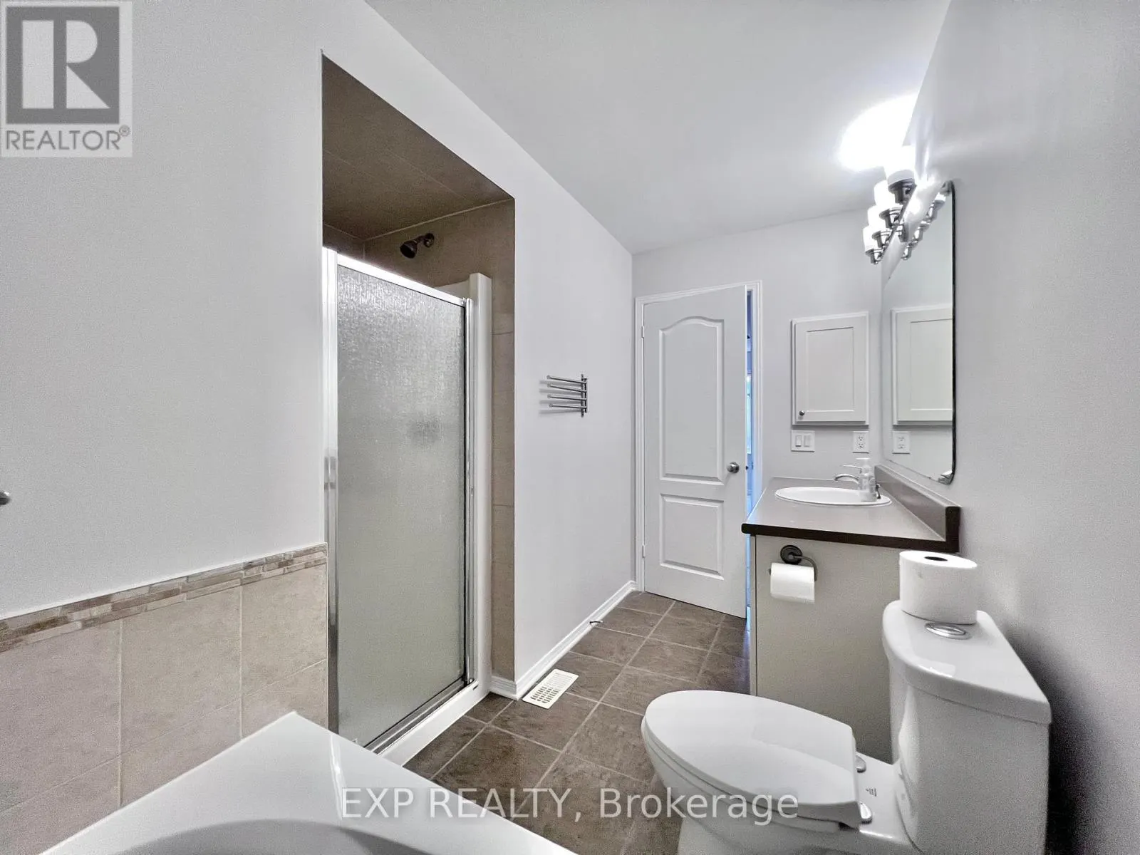 790 NAKINA WAY