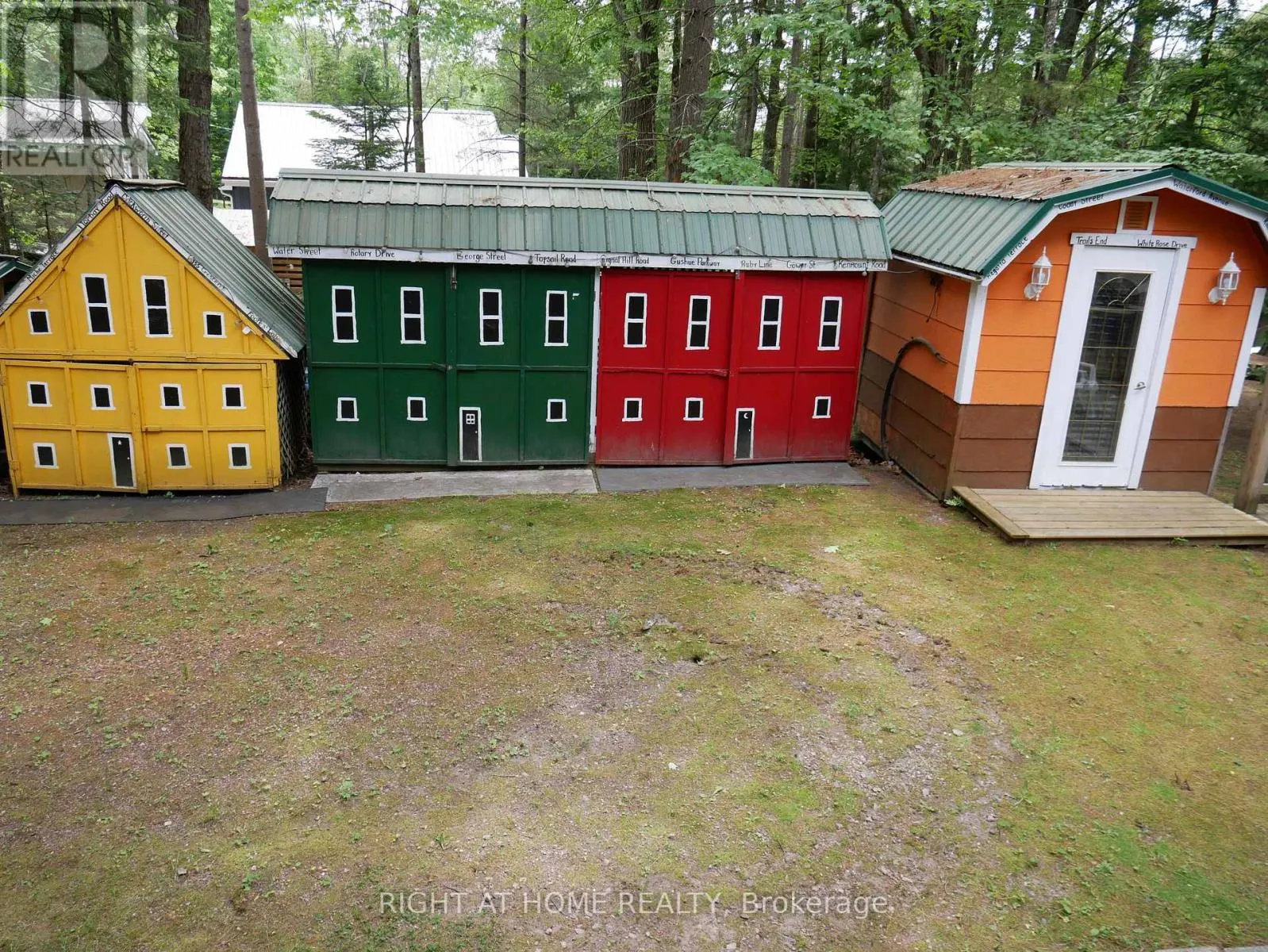 1130 TOWERING OAKS TRAIL W