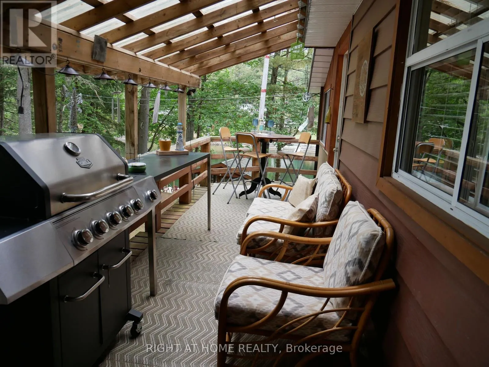 1130 TOWERING OAKS TRAIL W