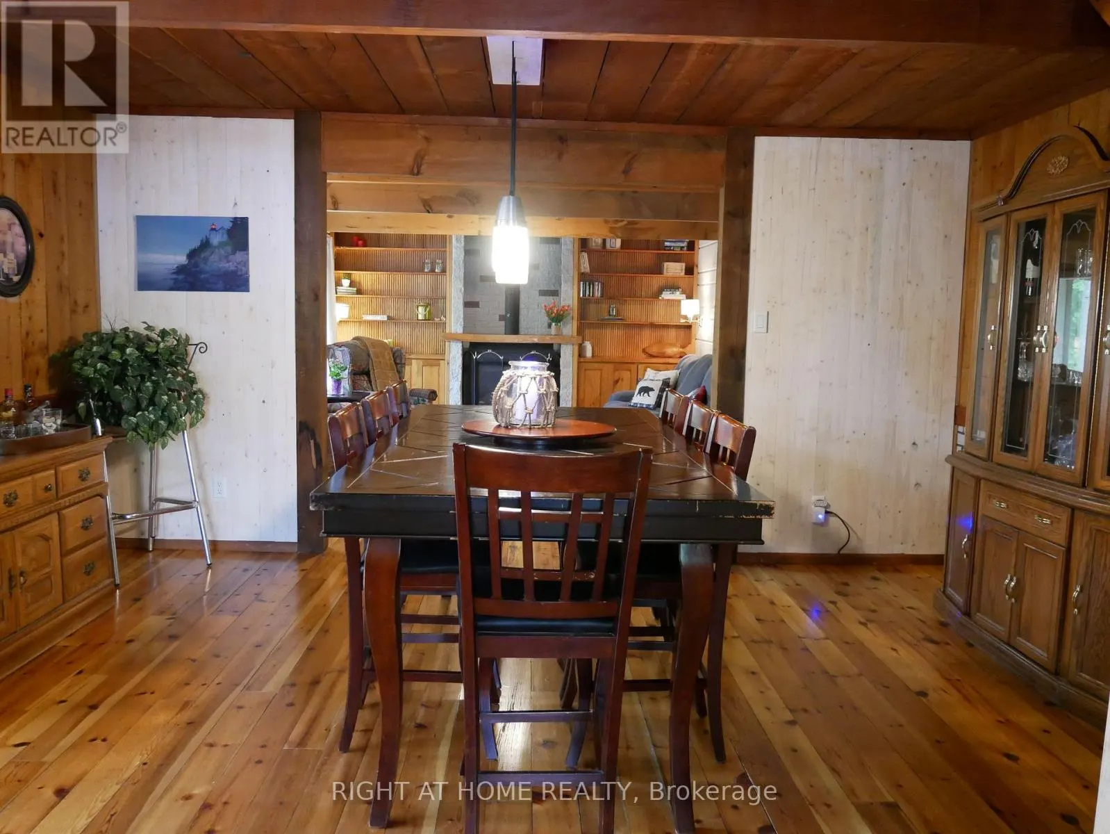 1130 TOWERING OAKS TRAIL W