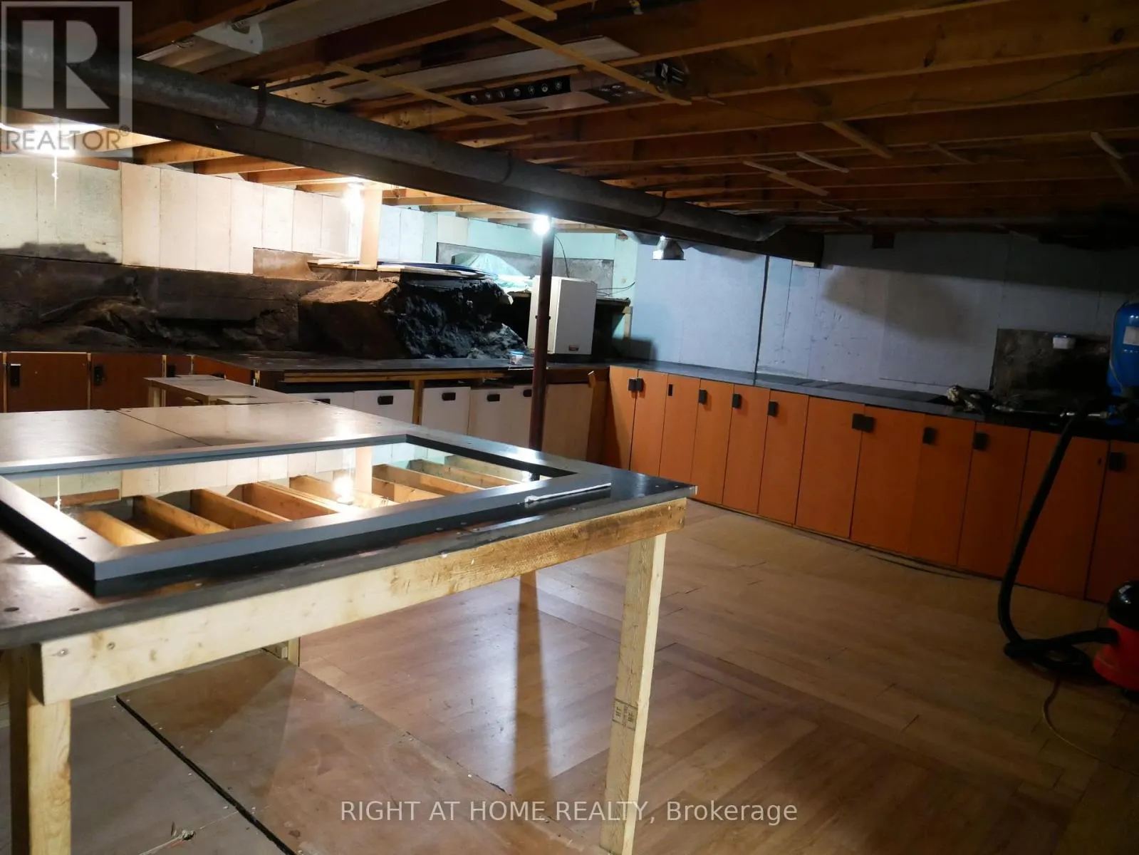1130 TOWERING OAKS TRAIL W