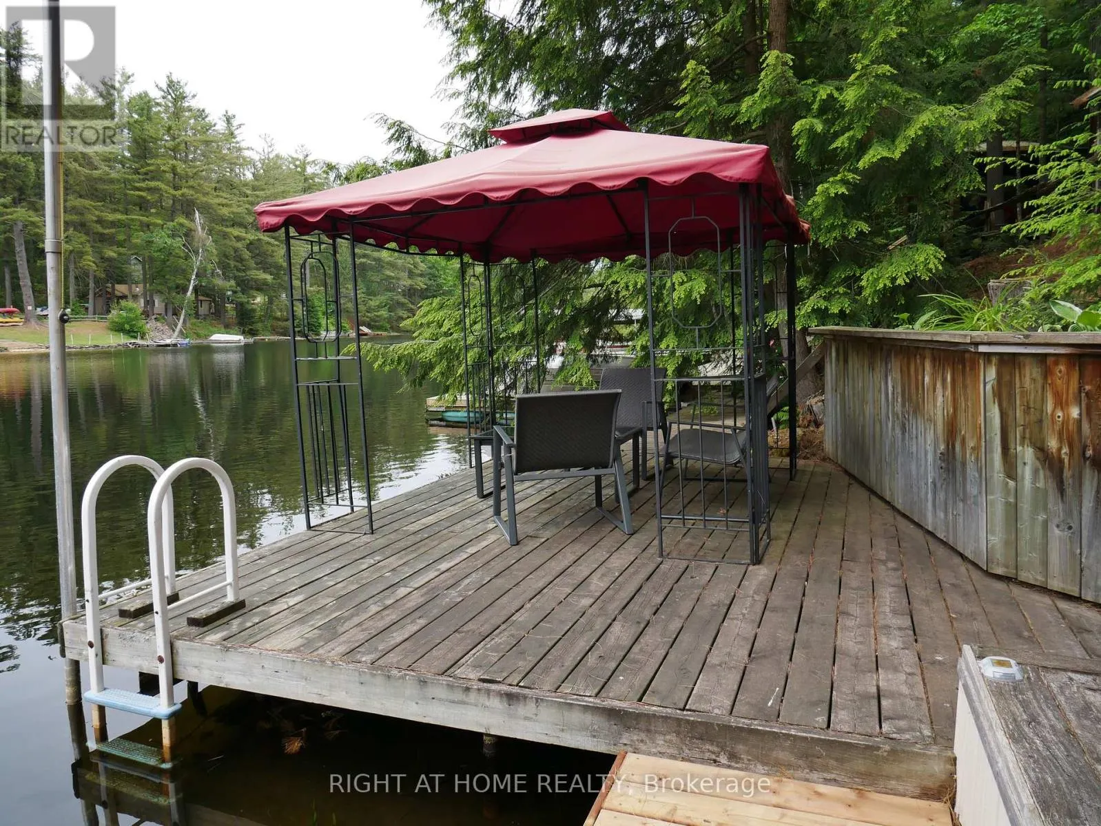 1130 TOWERING OAKS TRAIL W