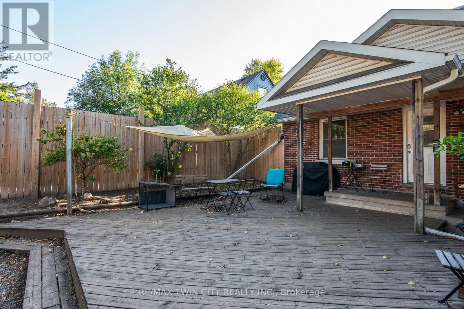 186 HIGHLAND ROAD E