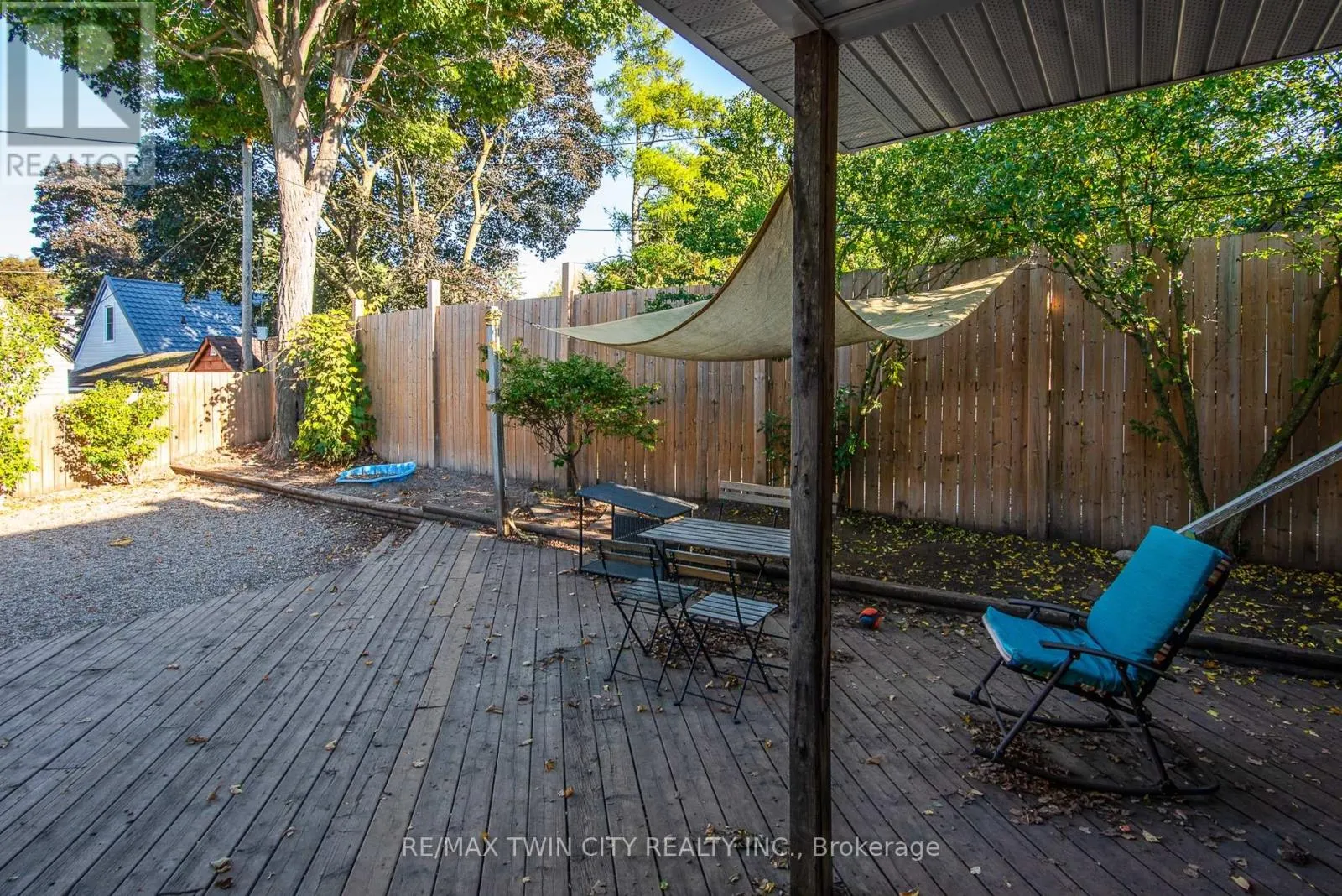 186 HIGHLAND ROAD E