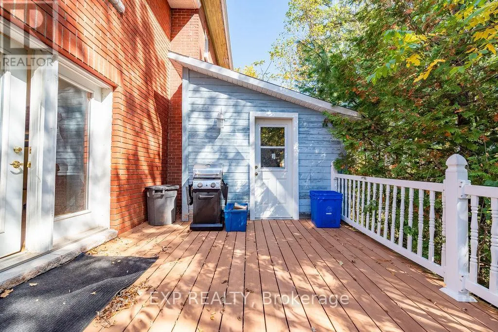 7 HINCKS AVENUE W