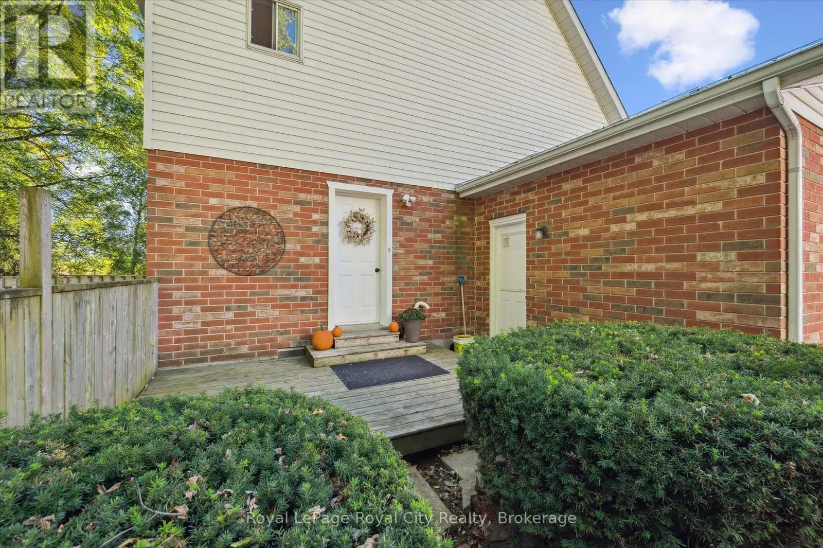 586 KORTRIGHT ROAD W