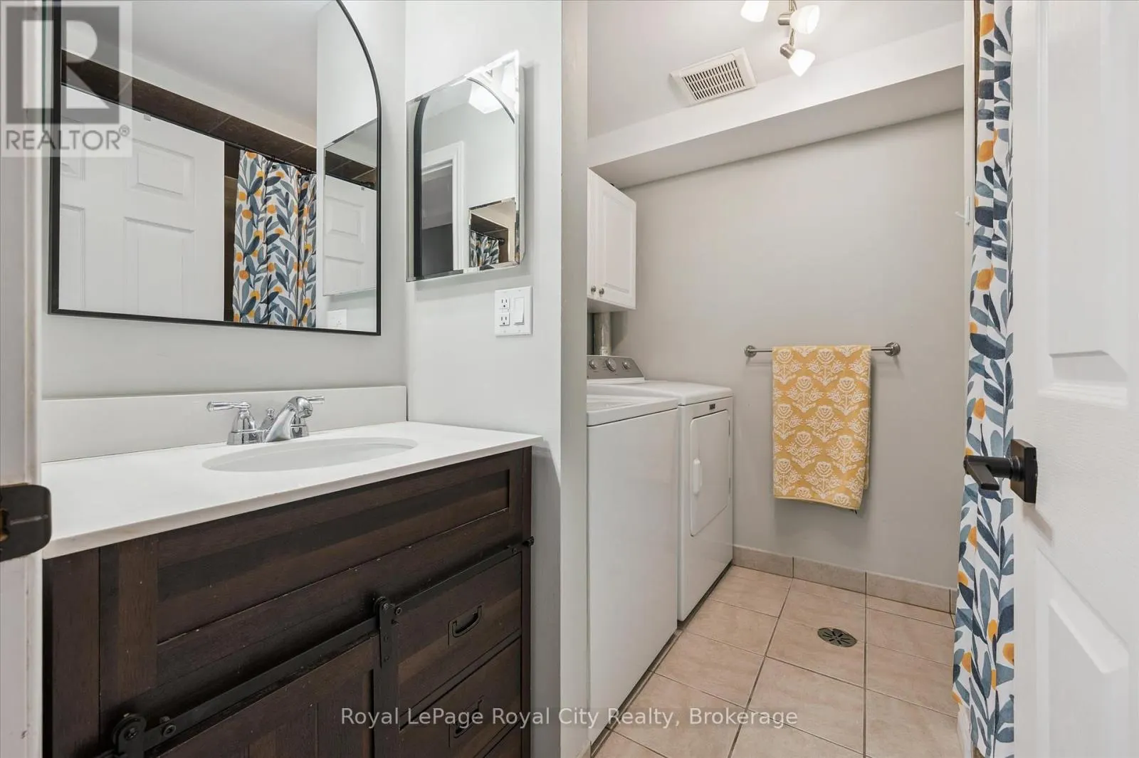 586 KORTRIGHT ROAD W