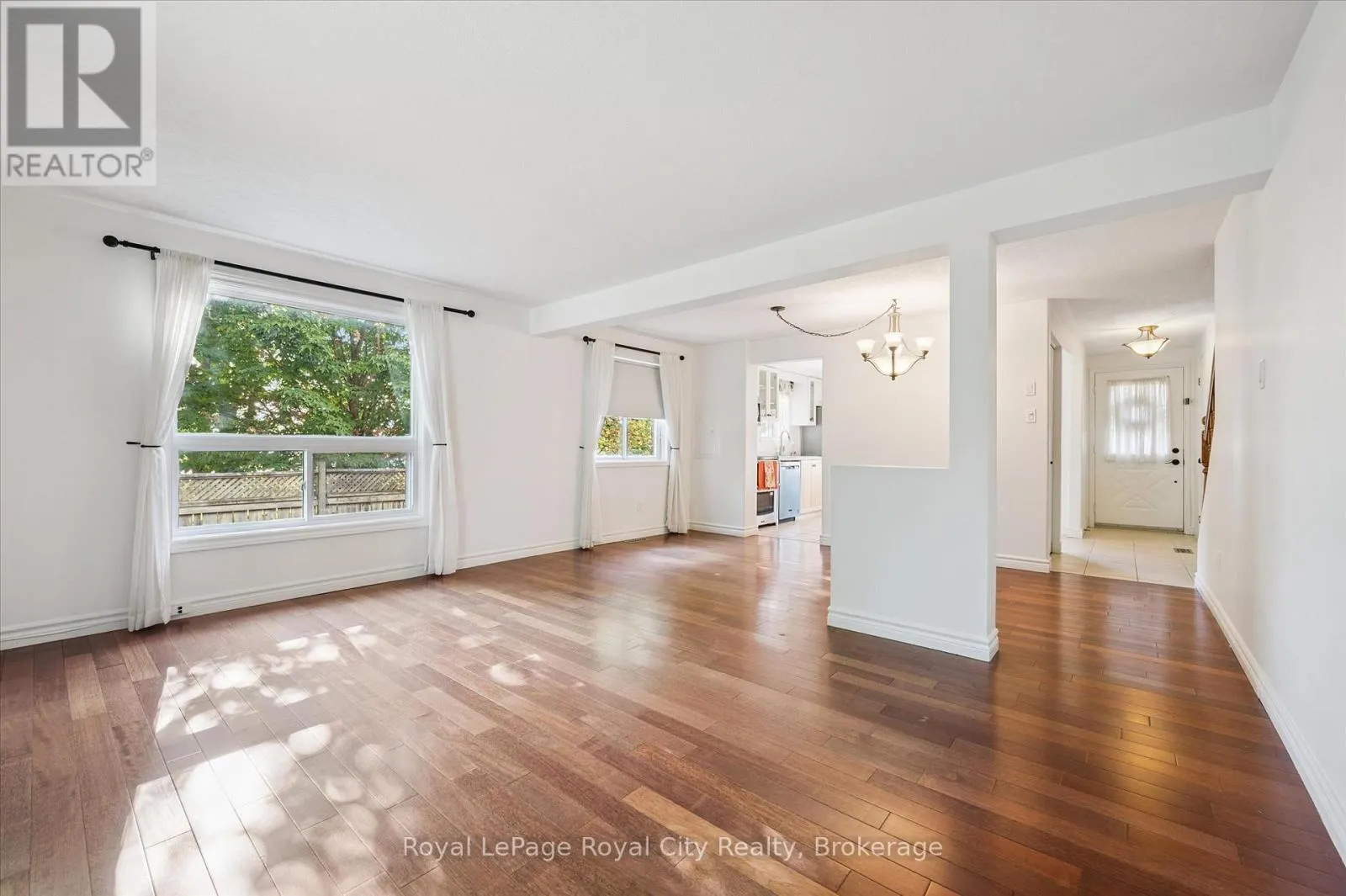 586 KORTRIGHT ROAD W