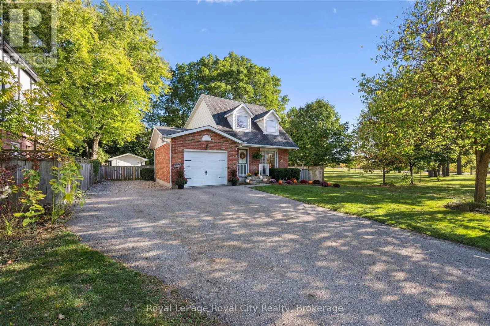 586 KORTRIGHT ROAD W