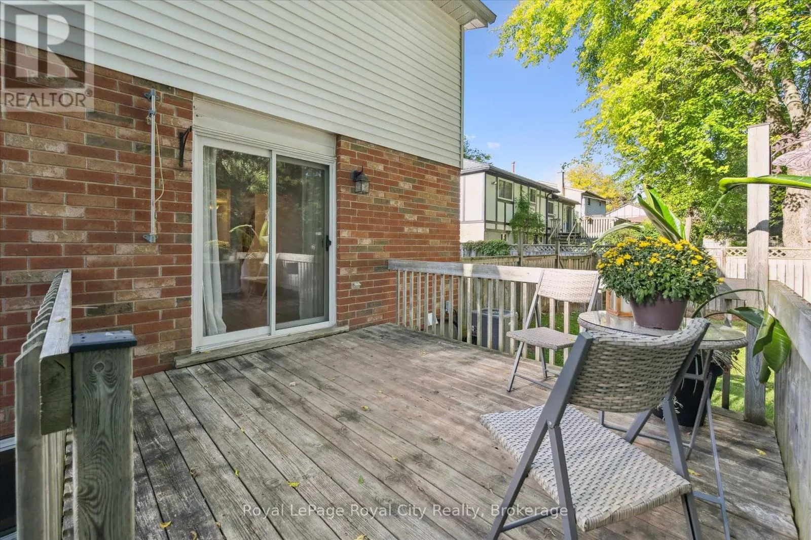 586 KORTRIGHT ROAD W