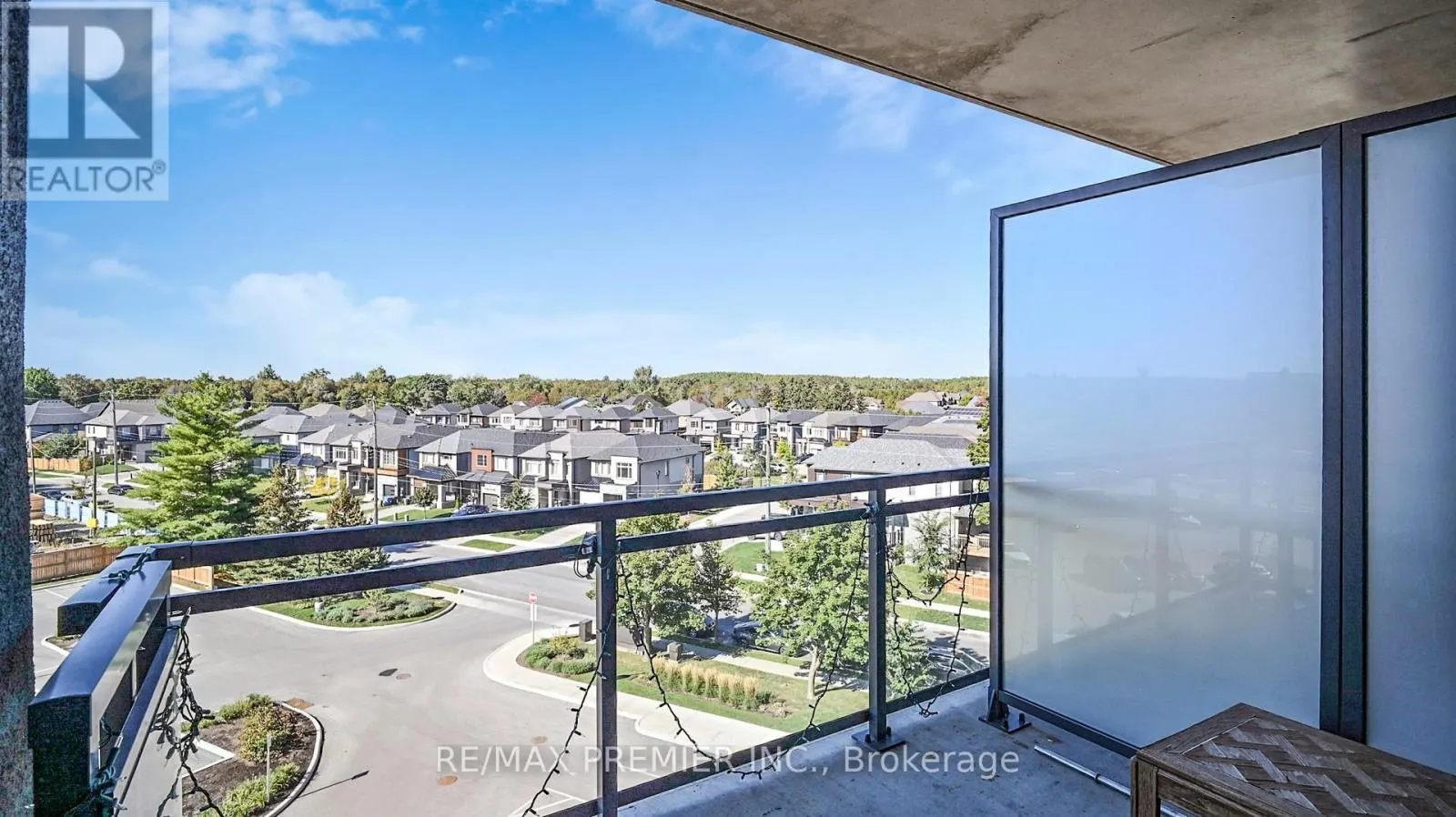 511 - 26 LOWES ROAD W