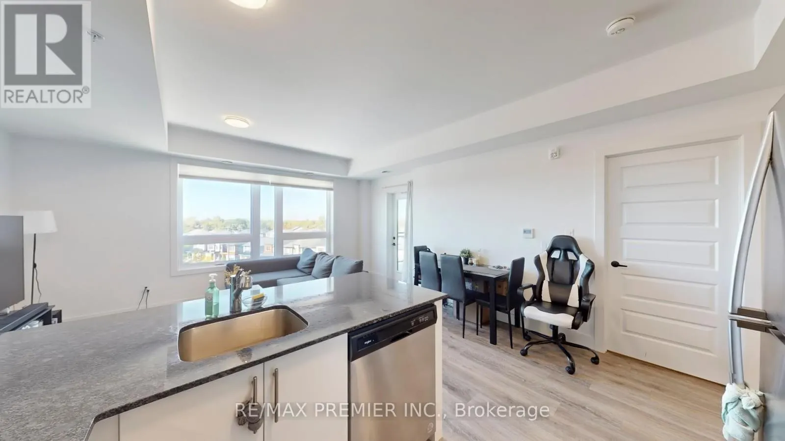 511 - 26 LOWES ROAD W