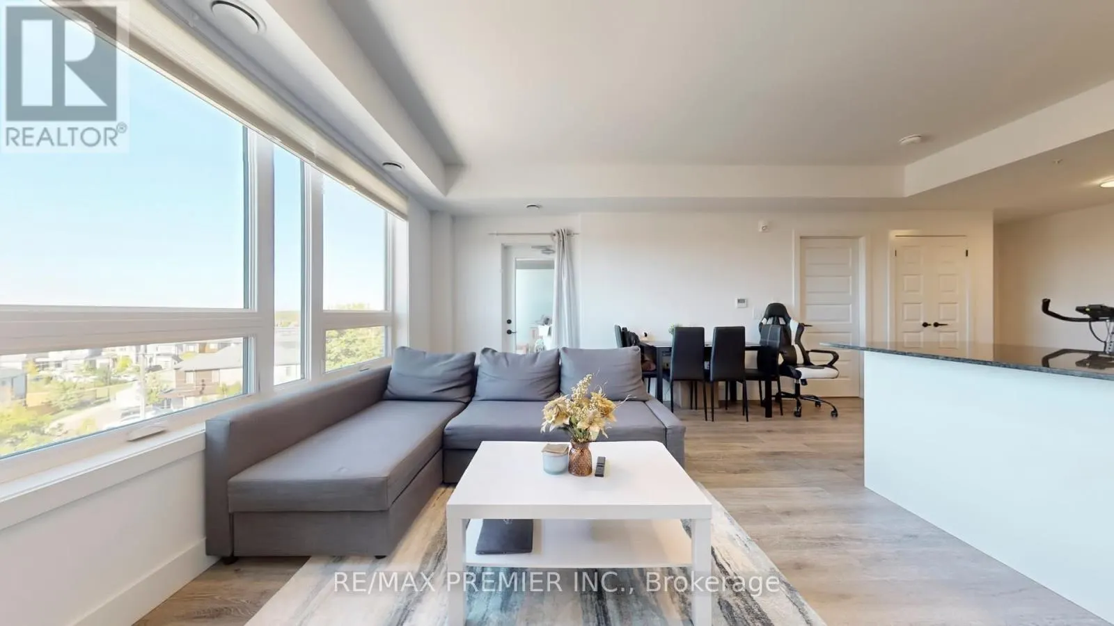 511 - 26 LOWES ROAD W