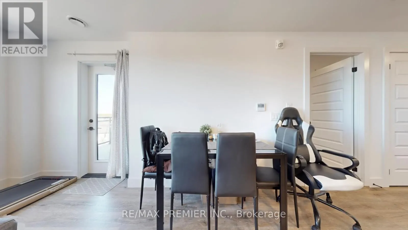 511 - 26 LOWES ROAD W