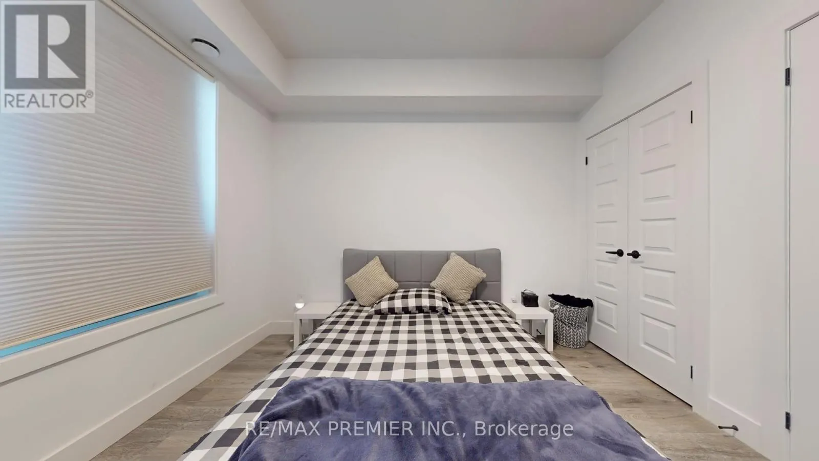 511 - 26 LOWES ROAD W