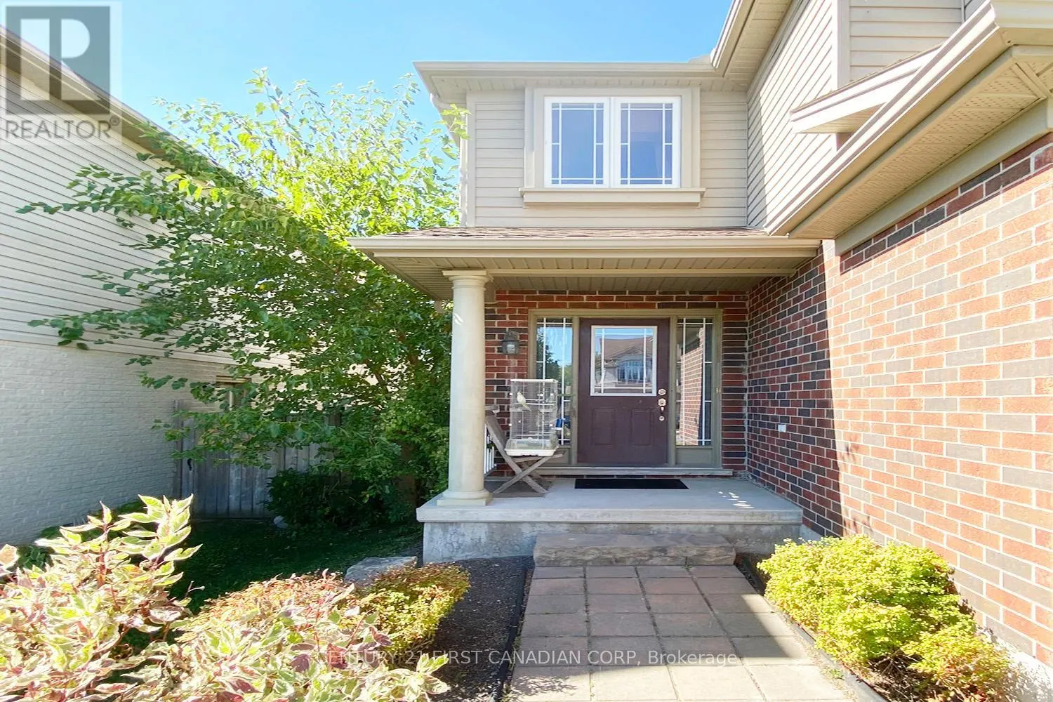 823 OAKCROSSING ROAD
