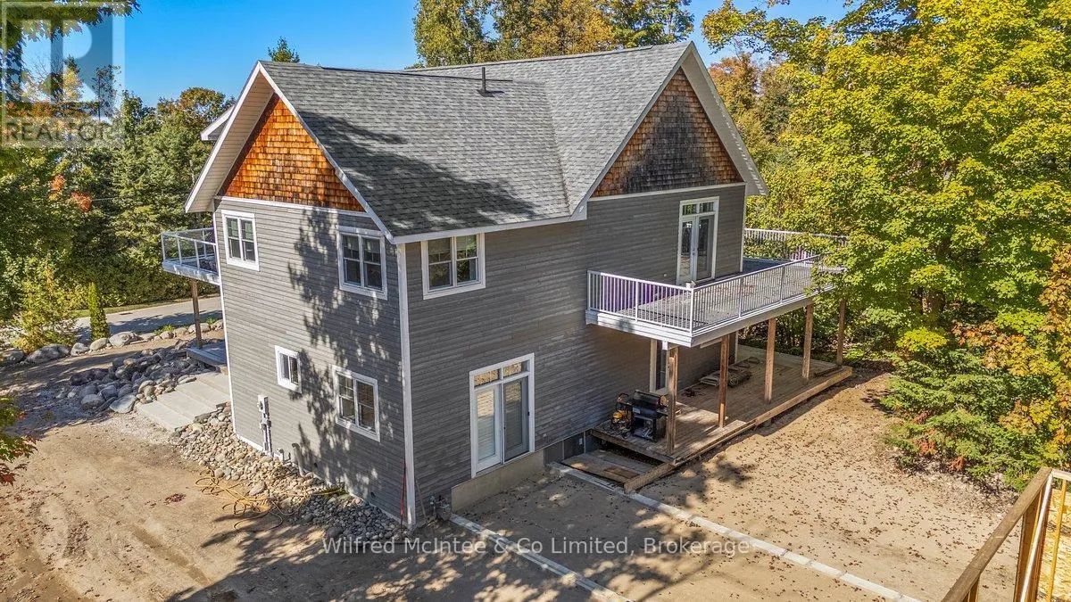 545 ECKFORD AVENUE