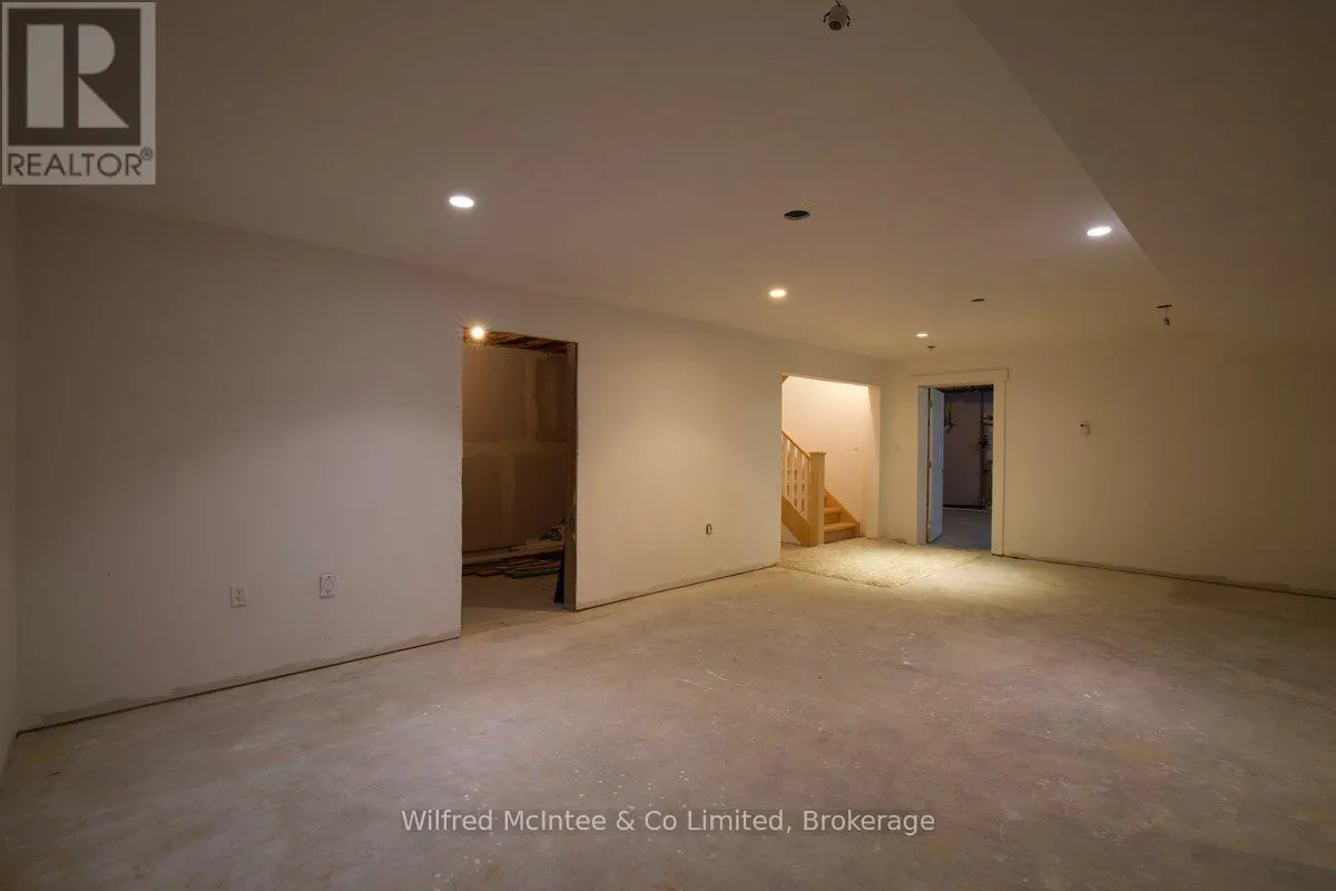 545 ECKFORD AVENUE