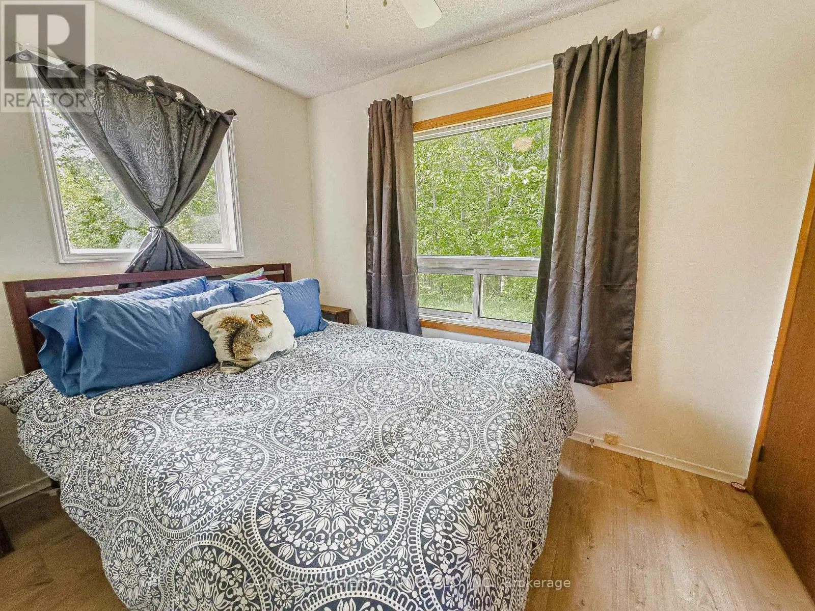 1120 ENGLISH CIRCLE