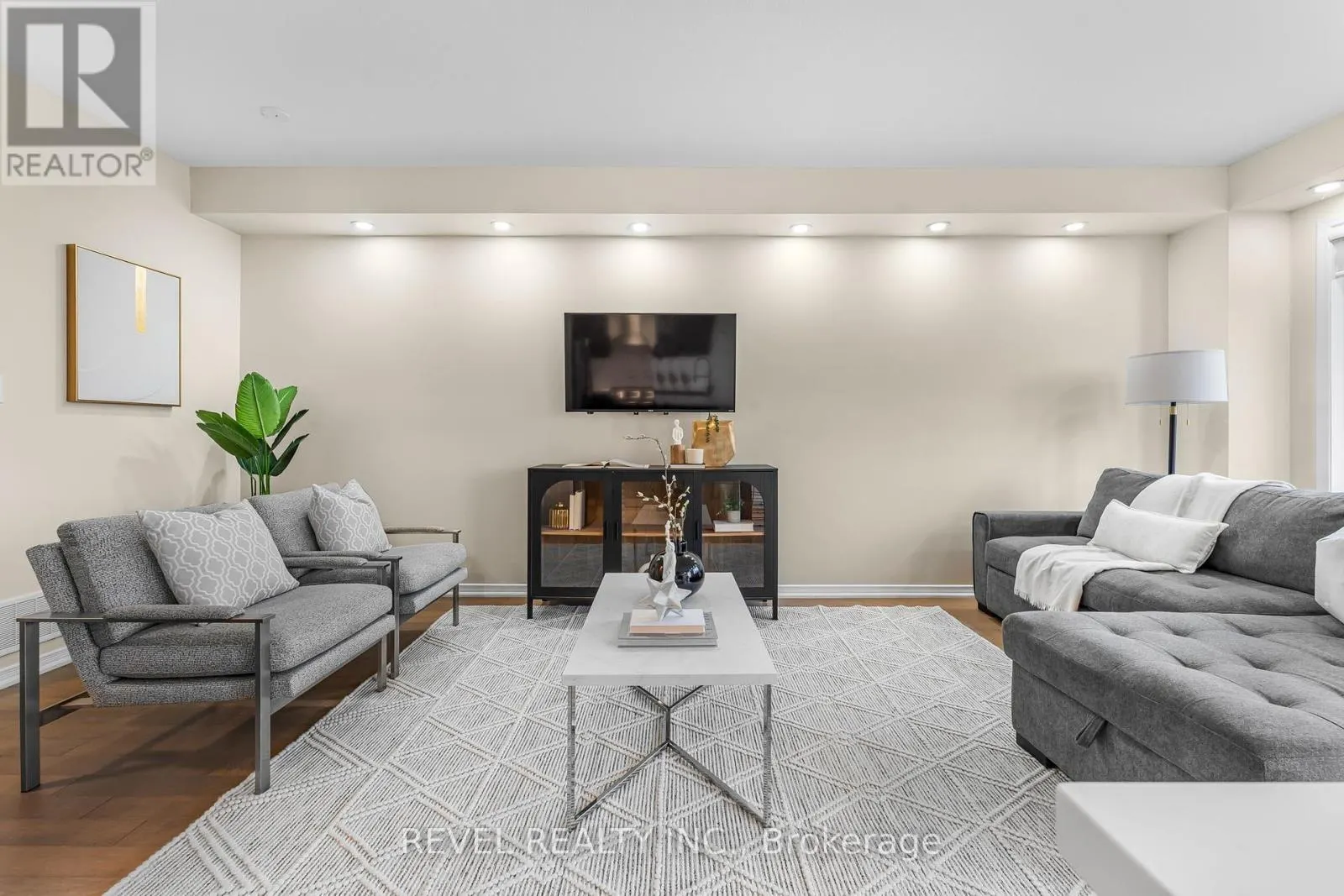 30 - 8273 TULIP TREE DRIVE