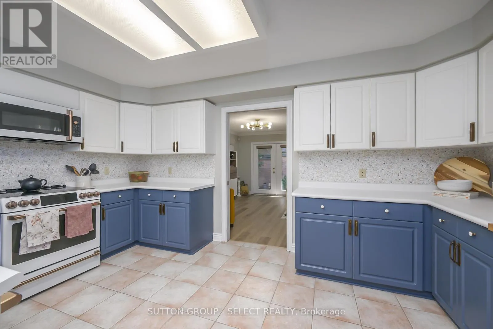 40 QUINELLA DRIVE