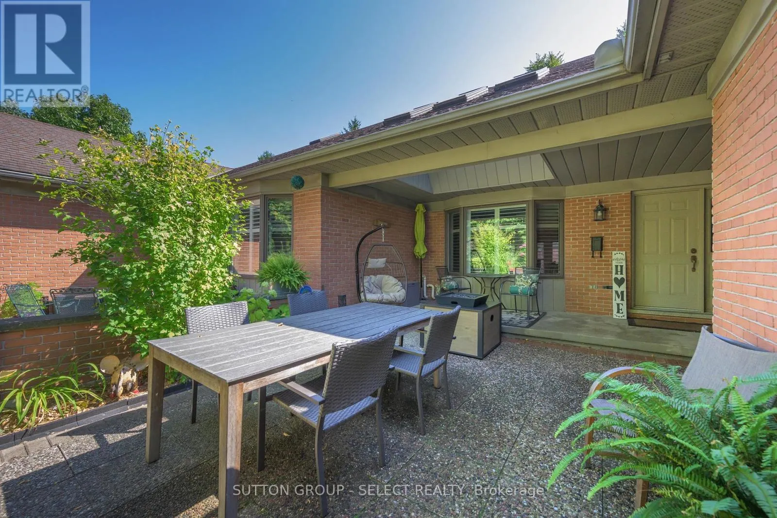 40 QUINELLA DRIVE