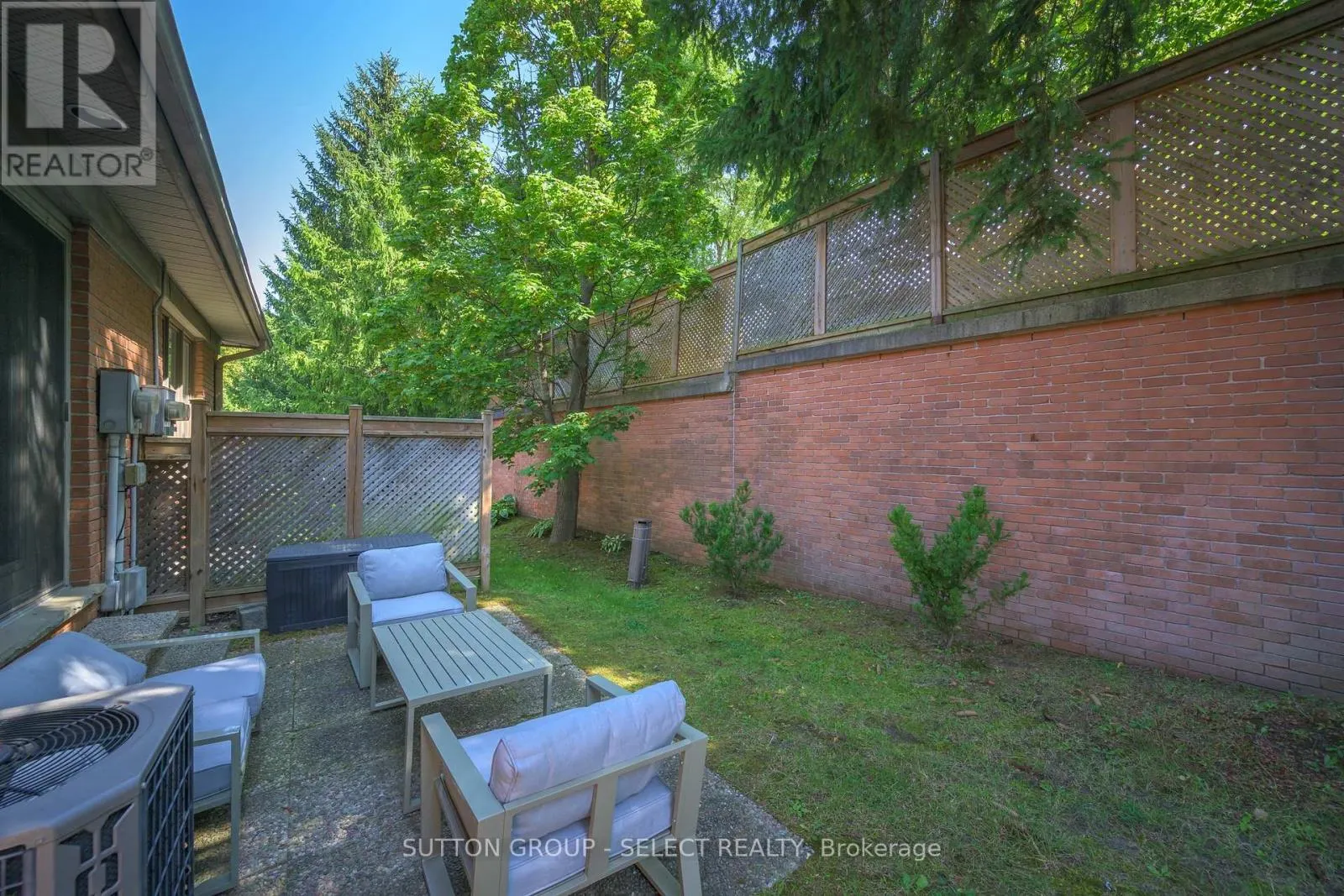 40 QUINELLA DRIVE