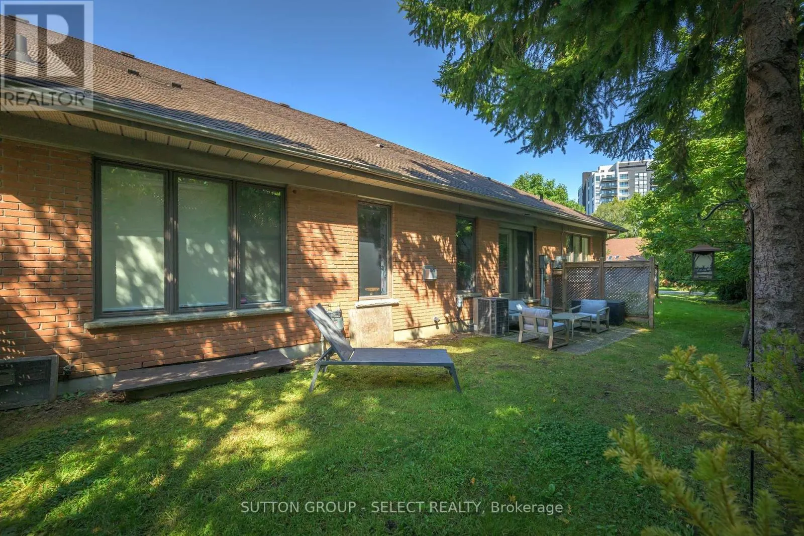40 QUINELLA DRIVE
