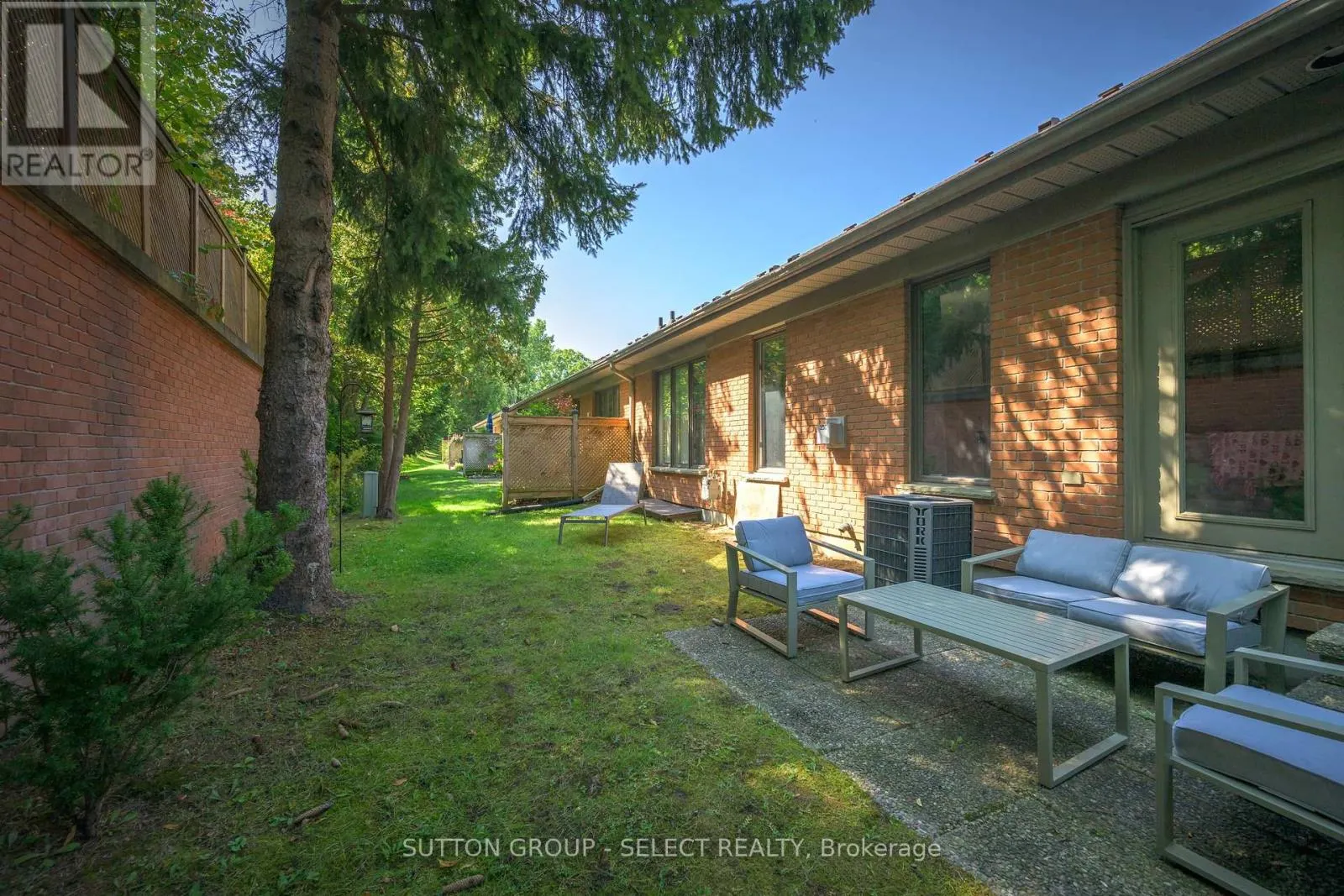 40 QUINELLA DRIVE