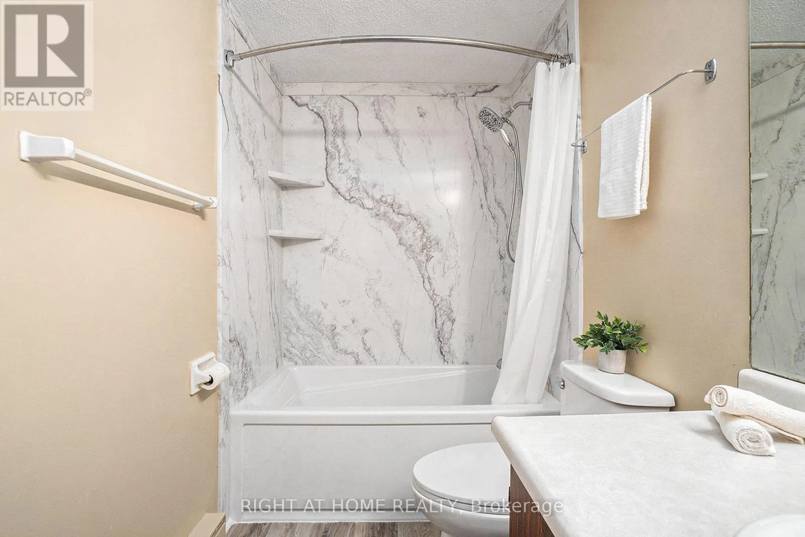 59 - 2939 FAIRLEA CRESCENT