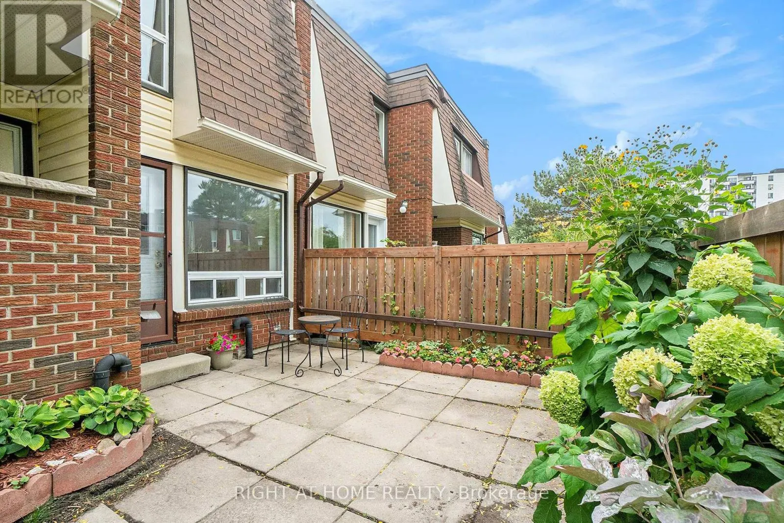 59 - 2939 FAIRLEA CRESCENT