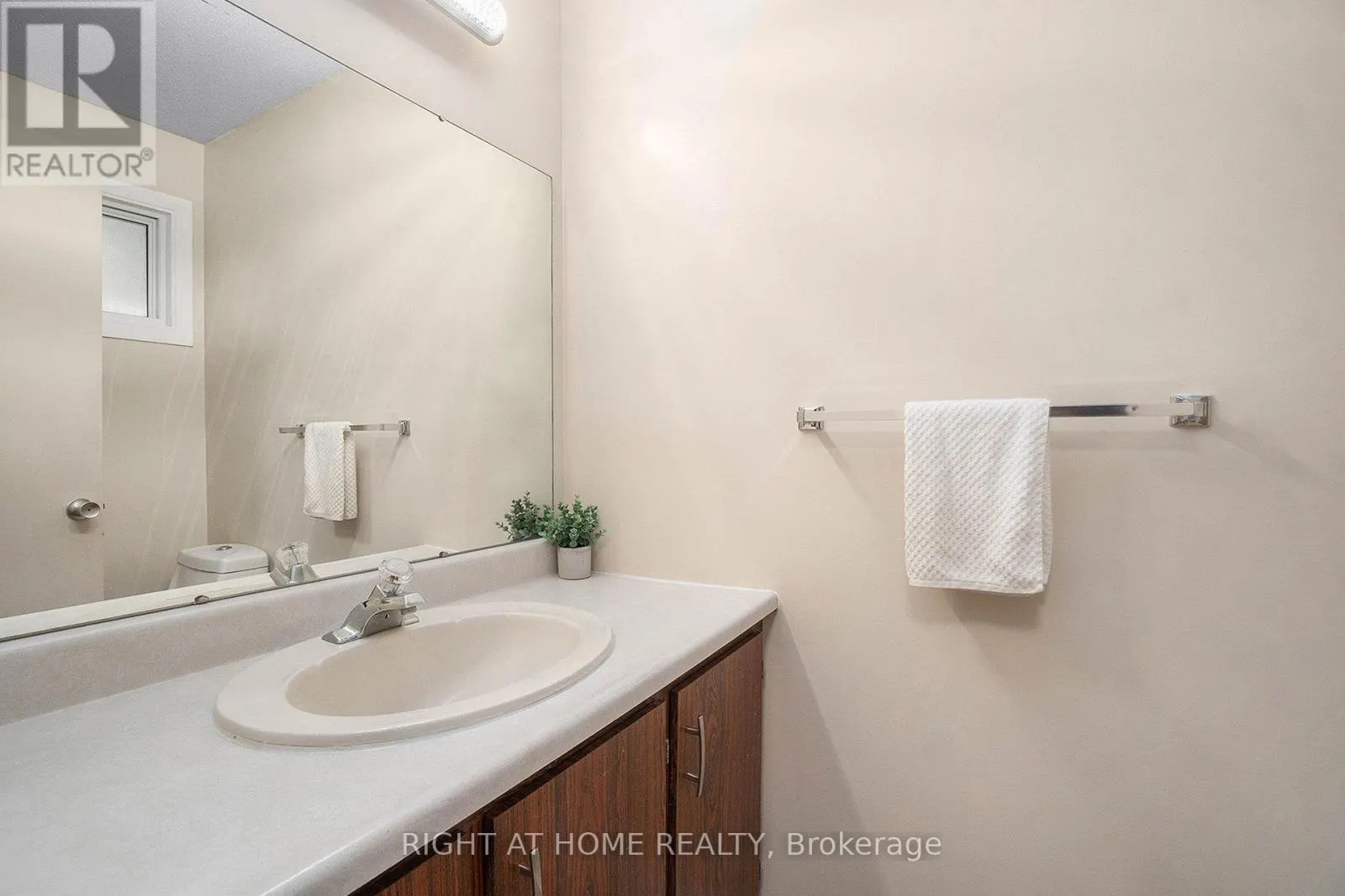 59 - 2939 FAIRLEA CRESCENT