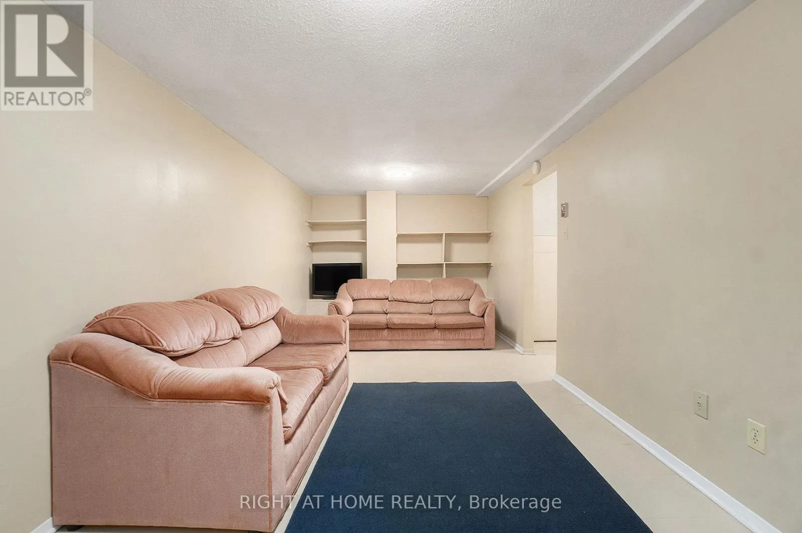 59 - 2939 FAIRLEA CRESCENT