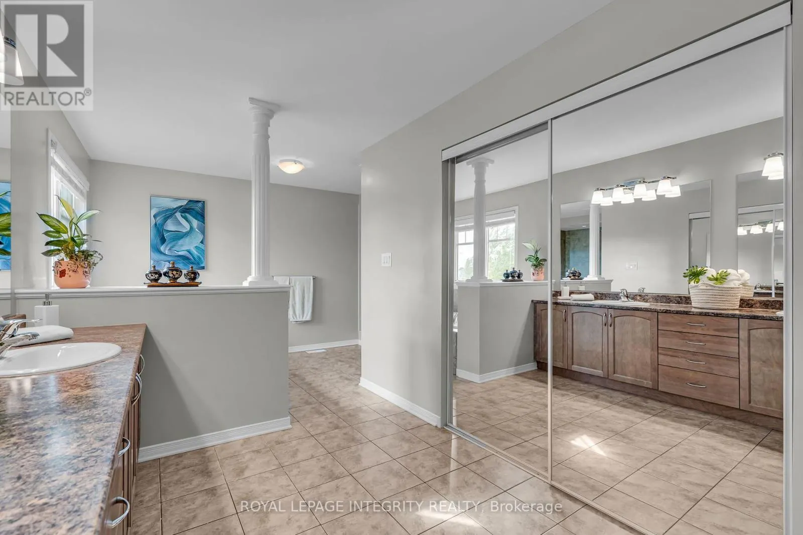 367 ANDALUSIAN CRESCENT