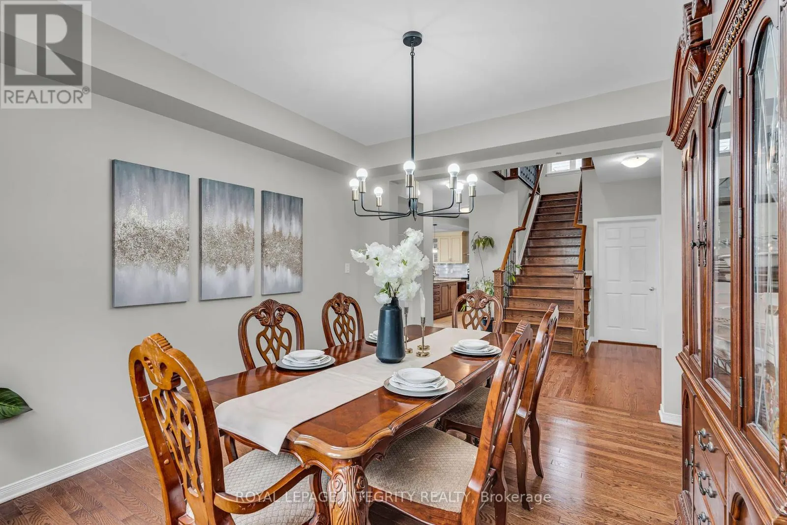 367 ANDALUSIAN CRESCENT
