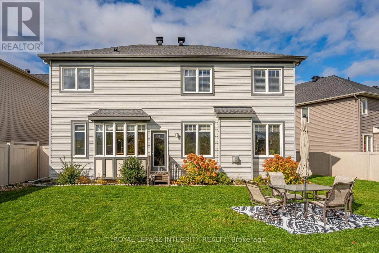 367 ANDALUSIAN CRESCENT