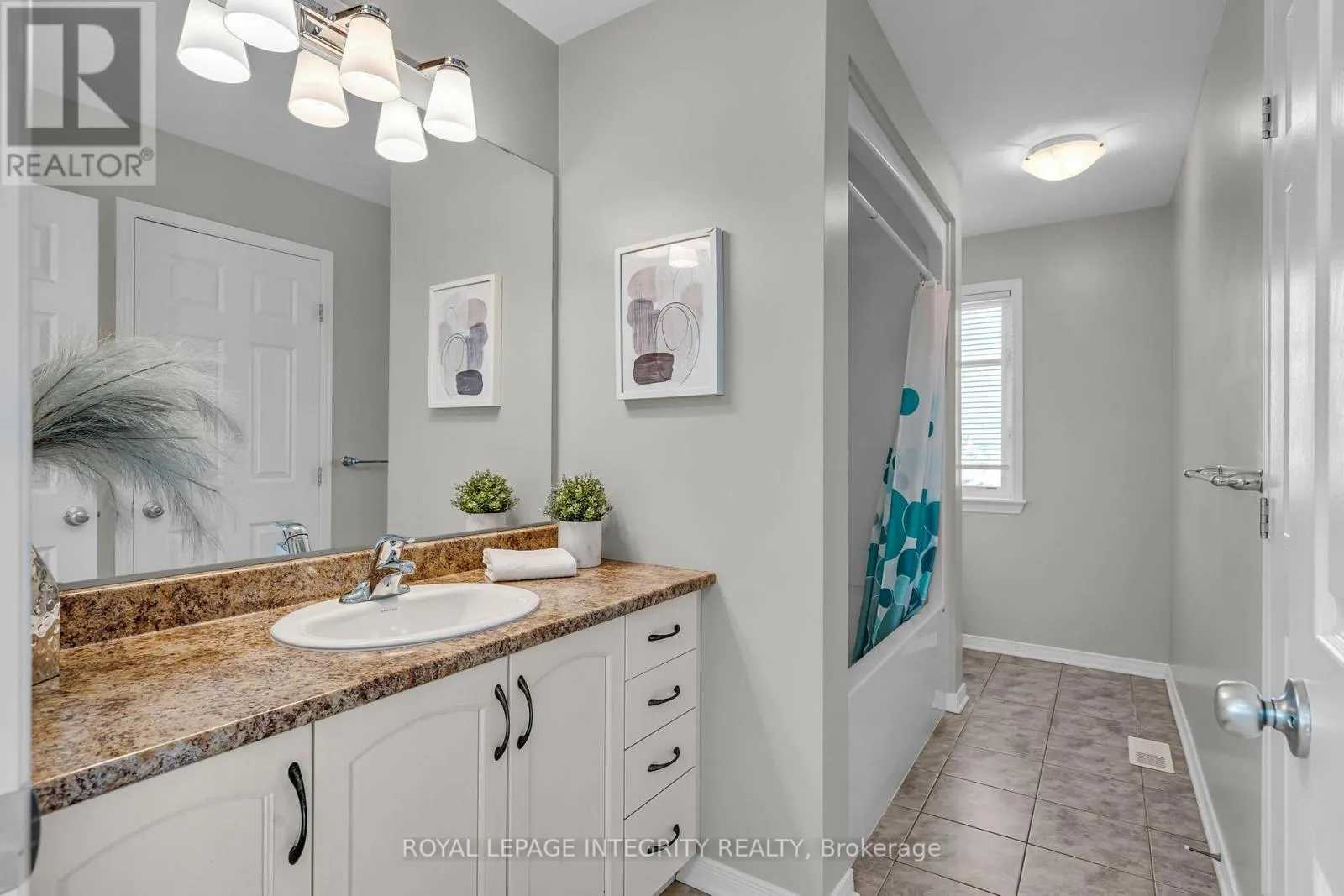 367 ANDALUSIAN CRESCENT