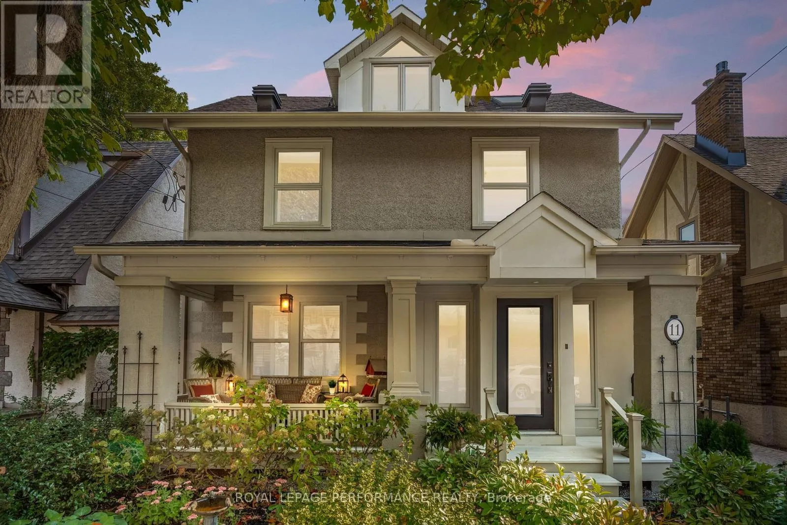 11 MARLOWE CRESCENT