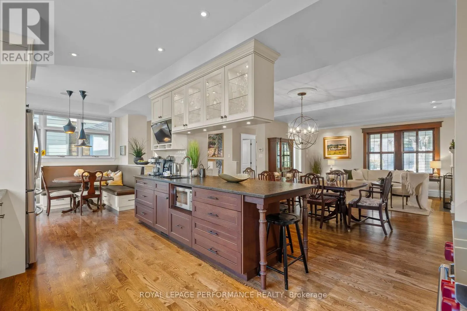 11 MARLOWE CRESCENT