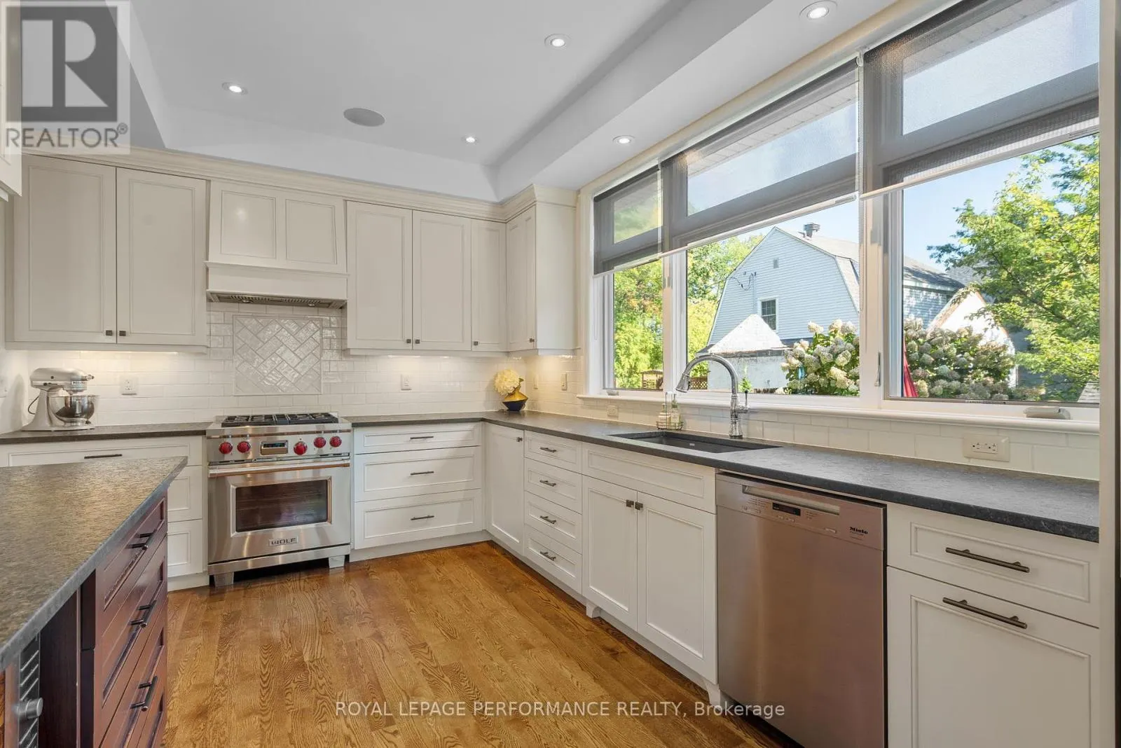 11 MARLOWE CRESCENT