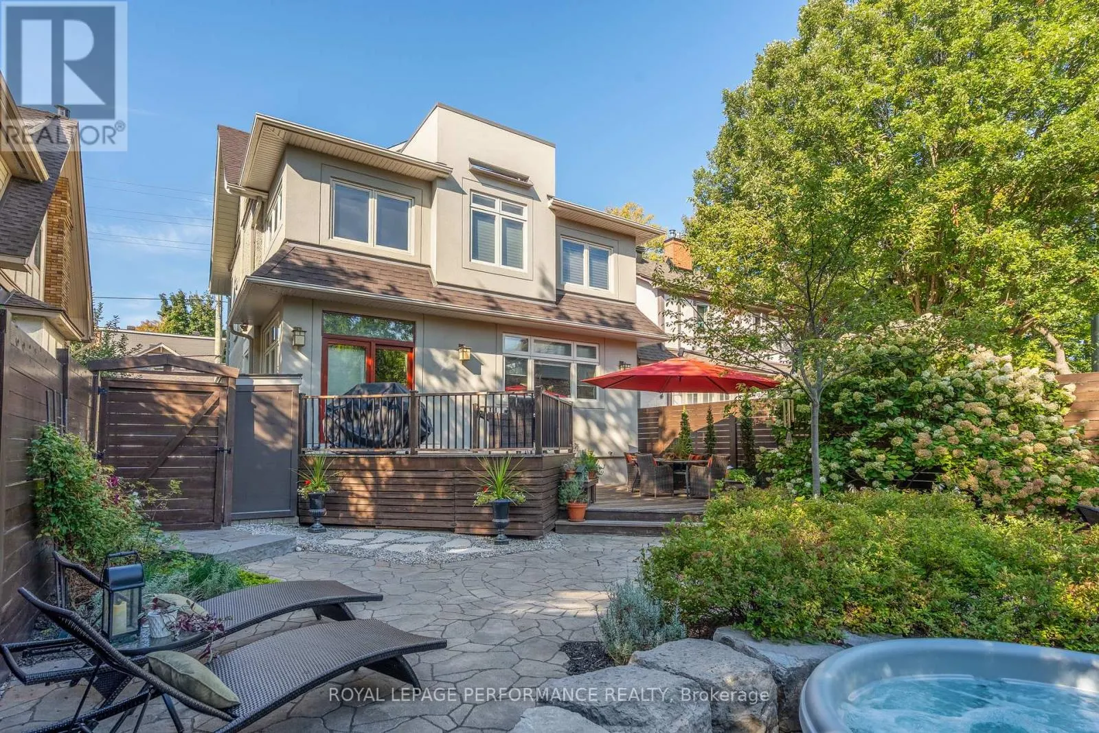 11 MARLOWE CRESCENT