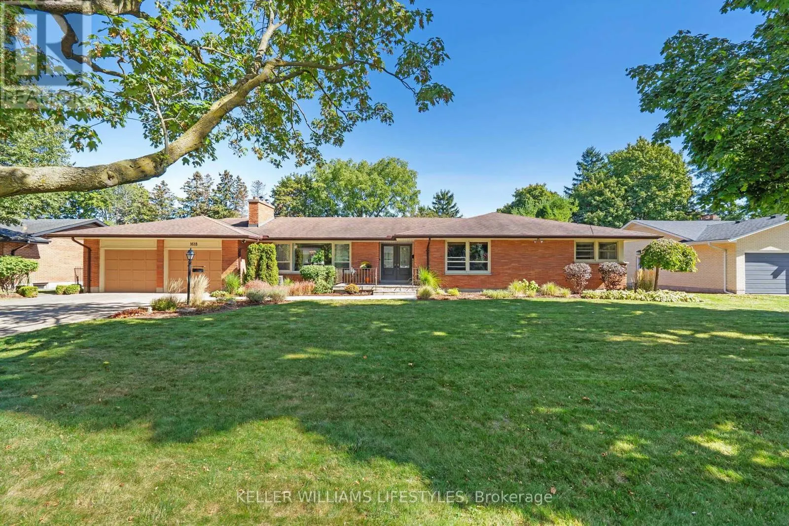 1618 STONEYBROOK CRESCENT