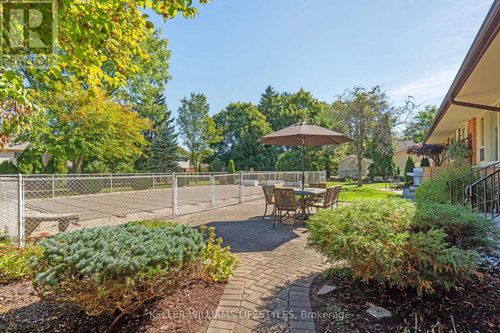 1618 STONEYBROOK CRESCENT