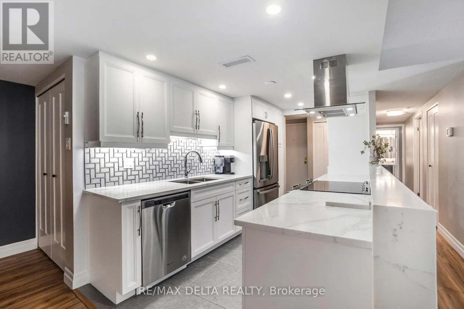 304 - 295 GILMOUR STREET