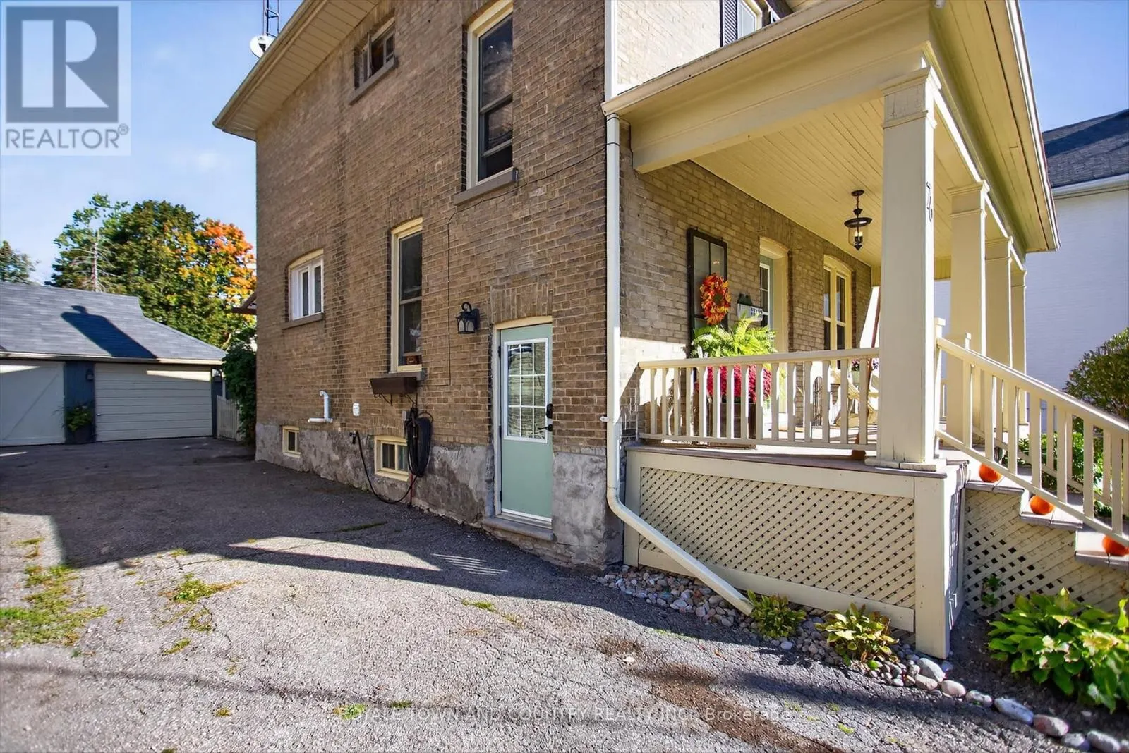 76 WELLINGTON STREET
