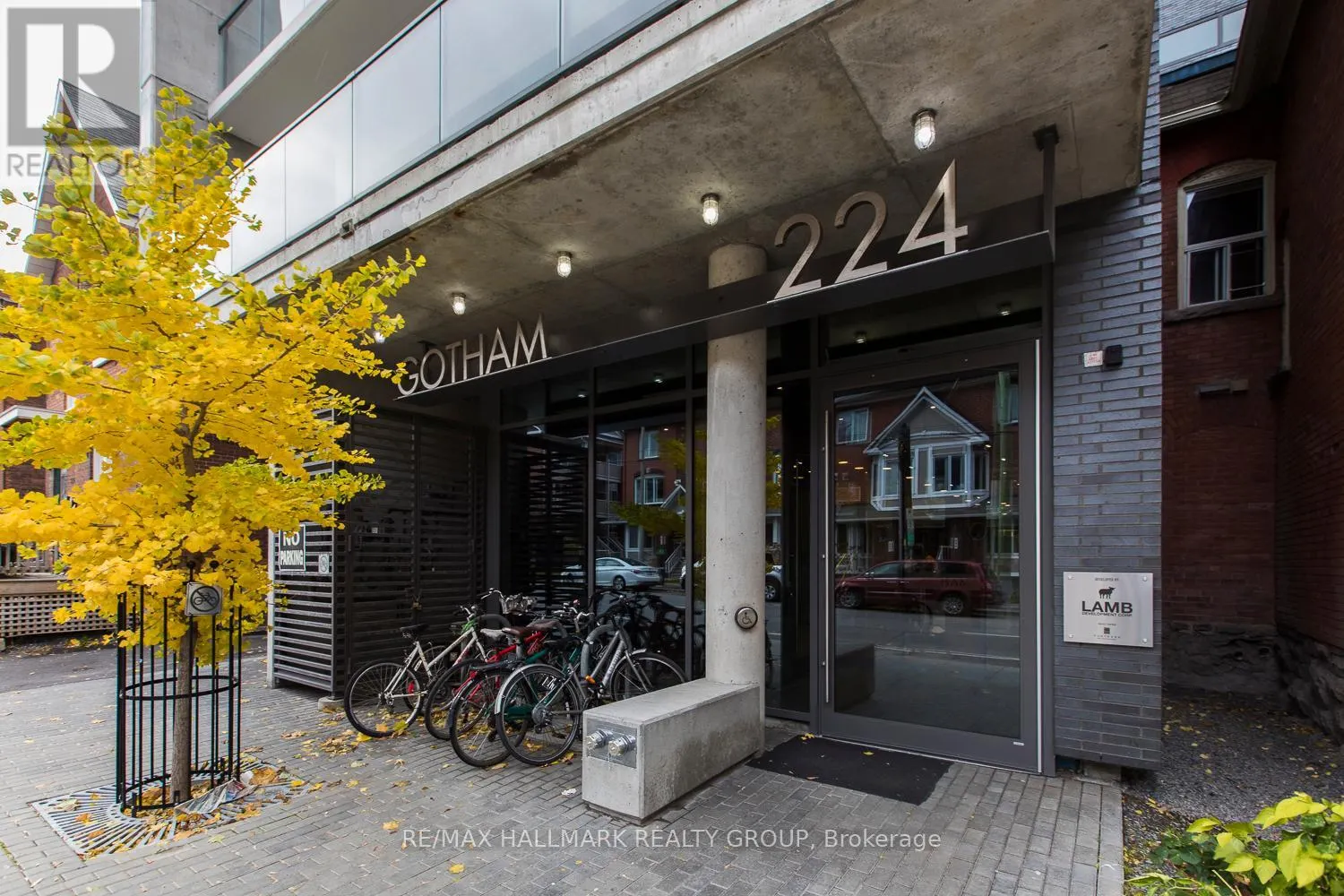 1602 - 224 LYON STREET N